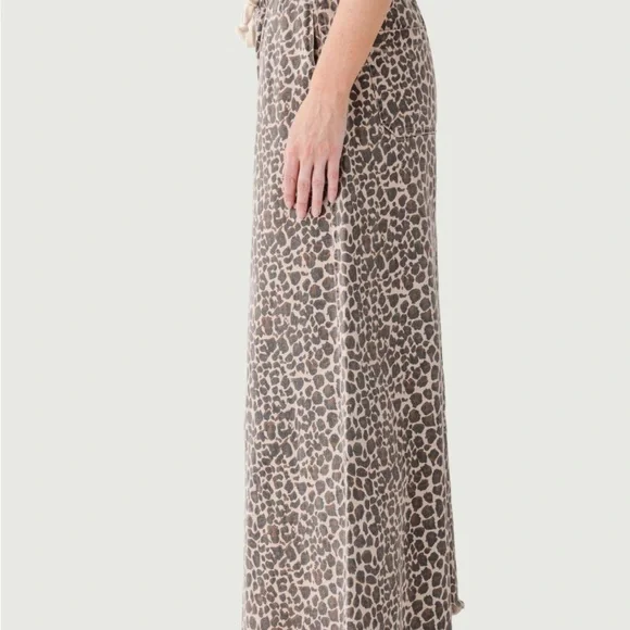 Leopard Print Stretch Wide-Leg Pants by Vintage Havana - Picture 3 of 11